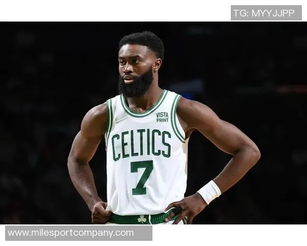 生涯年杰伦布朗21场达成赛季600分100板100助创队史最快纪录