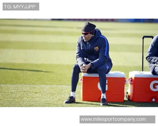 恩里克提升我的防守能力我乐于在左右两个边路灵活发挥